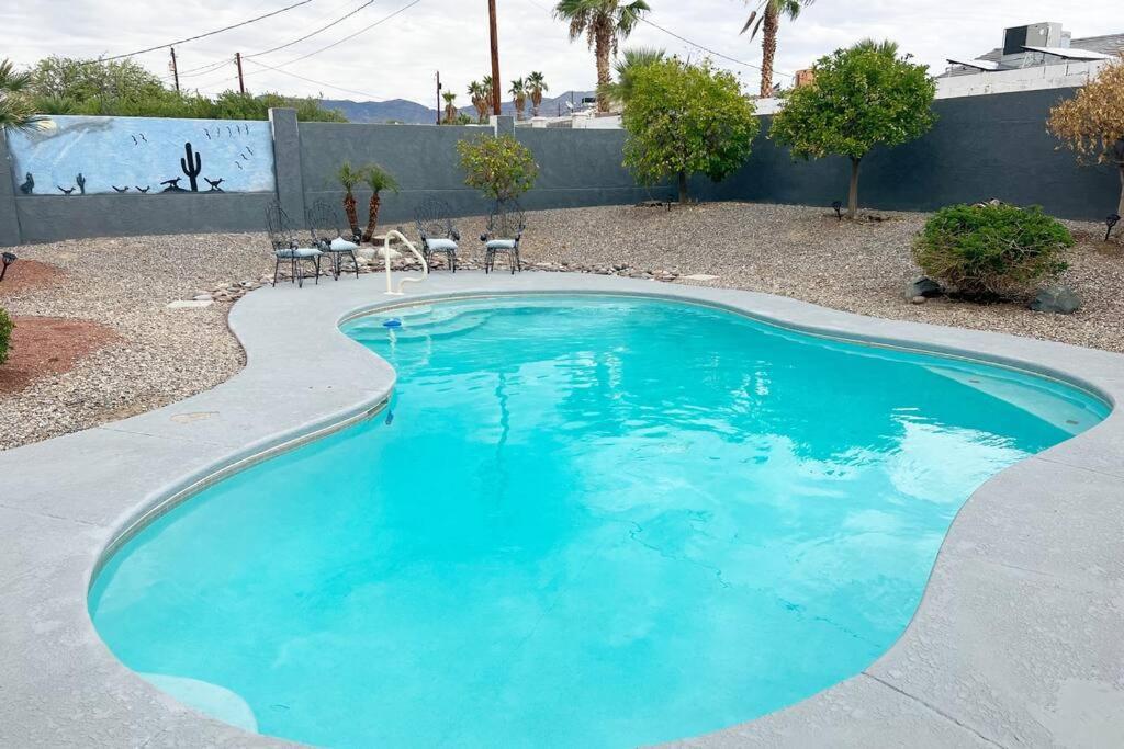 Spacious Getaway! Pool, Spa, Sleeps 9 Lake Havasu City Bagian luar foto