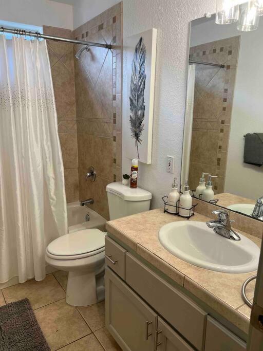 Spacious Getaway! Pool, Spa, Sleeps 9 Lake Havasu City Bagian luar foto