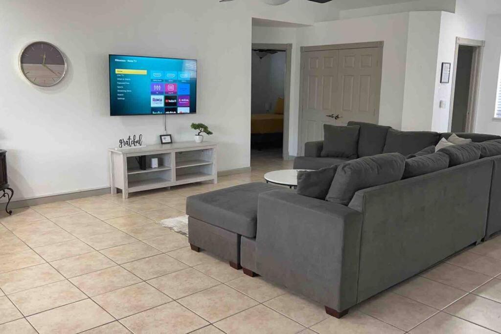 Spacious Getaway! Pool, Spa, Sleeps 9 Lake Havasu City Bagian luar foto