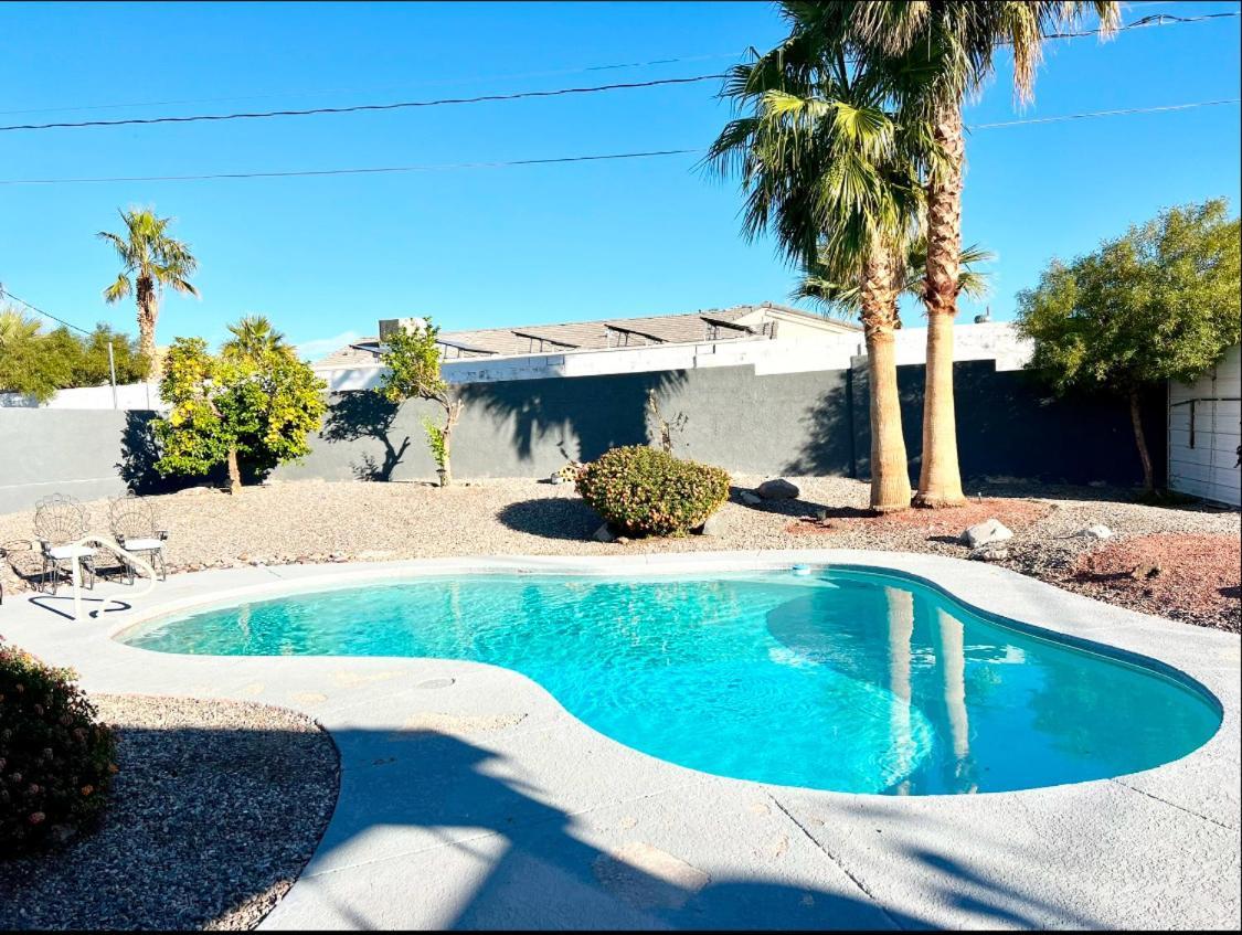 Spacious Getaway! Pool, Spa, Sleeps 9 Lake Havasu City Bagian luar foto