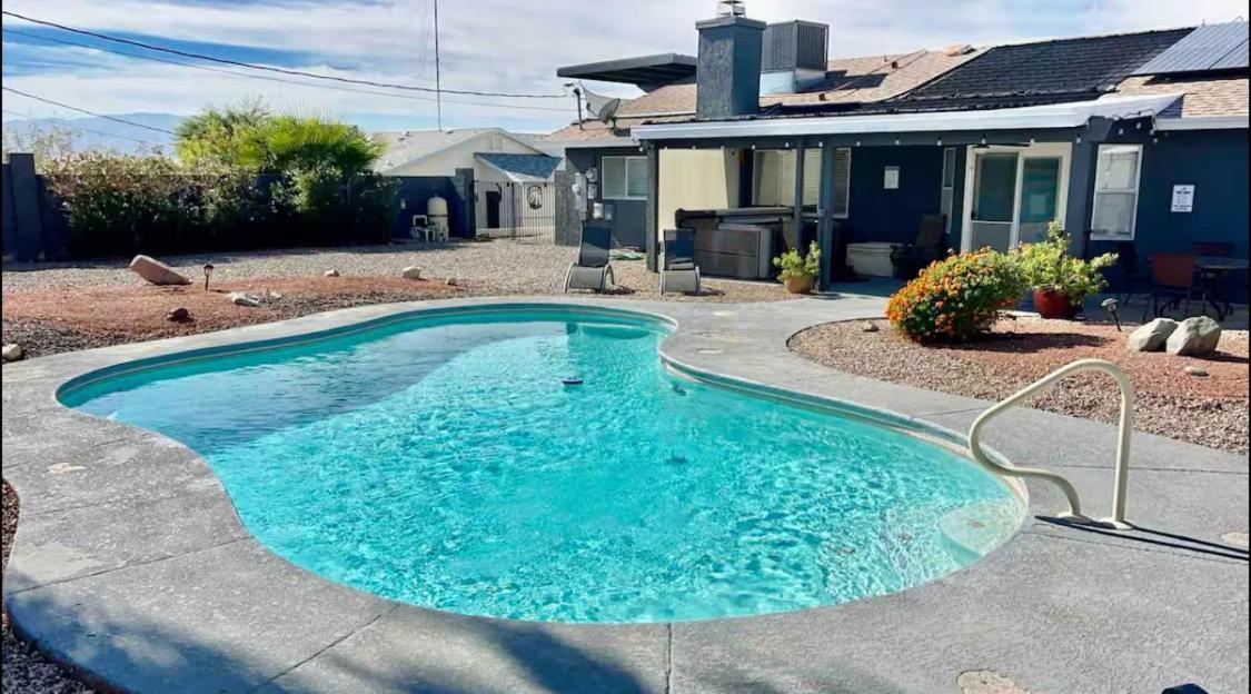 Spacious Getaway! Pool, Spa, Sleeps 9 Lake Havasu City Bagian luar foto