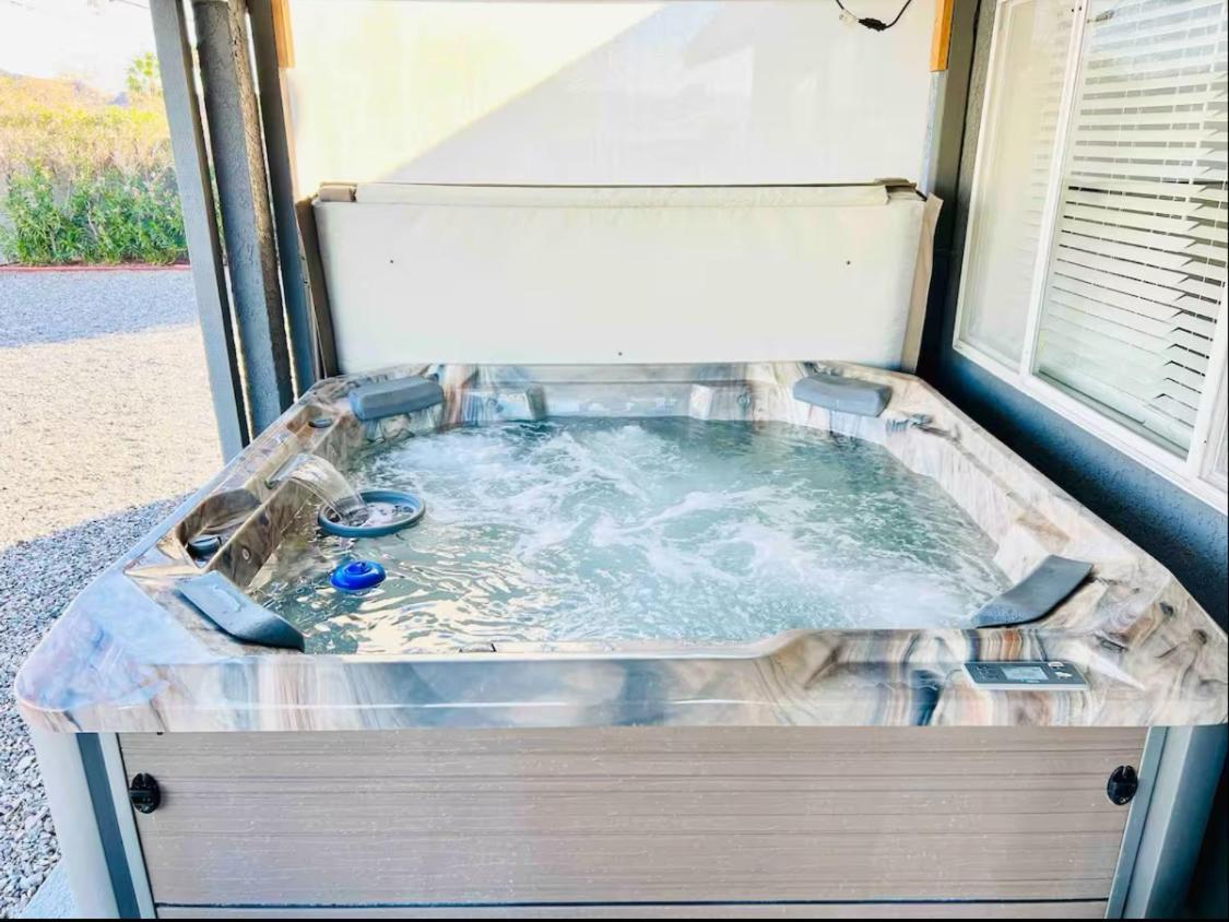 Spacious Getaway! Pool, Spa, Sleeps 9 Lake Havasu City Bagian luar foto